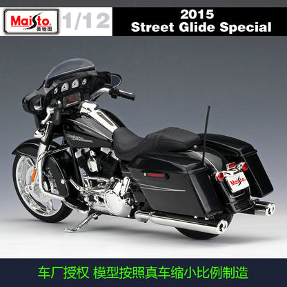 1/12 Scale 2015 Harley-Davidson Street Glide Special Diecast Model Motorcycle