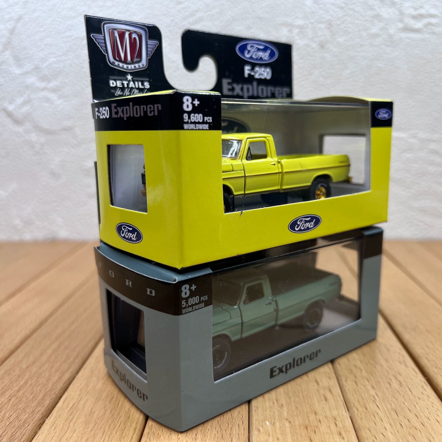 1/64 Scale 1972 Ford F-250 Explorer Truck Diecast Model