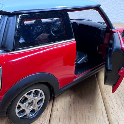 1/24 Scale 2007 Mini Cooper Diecast Model Car