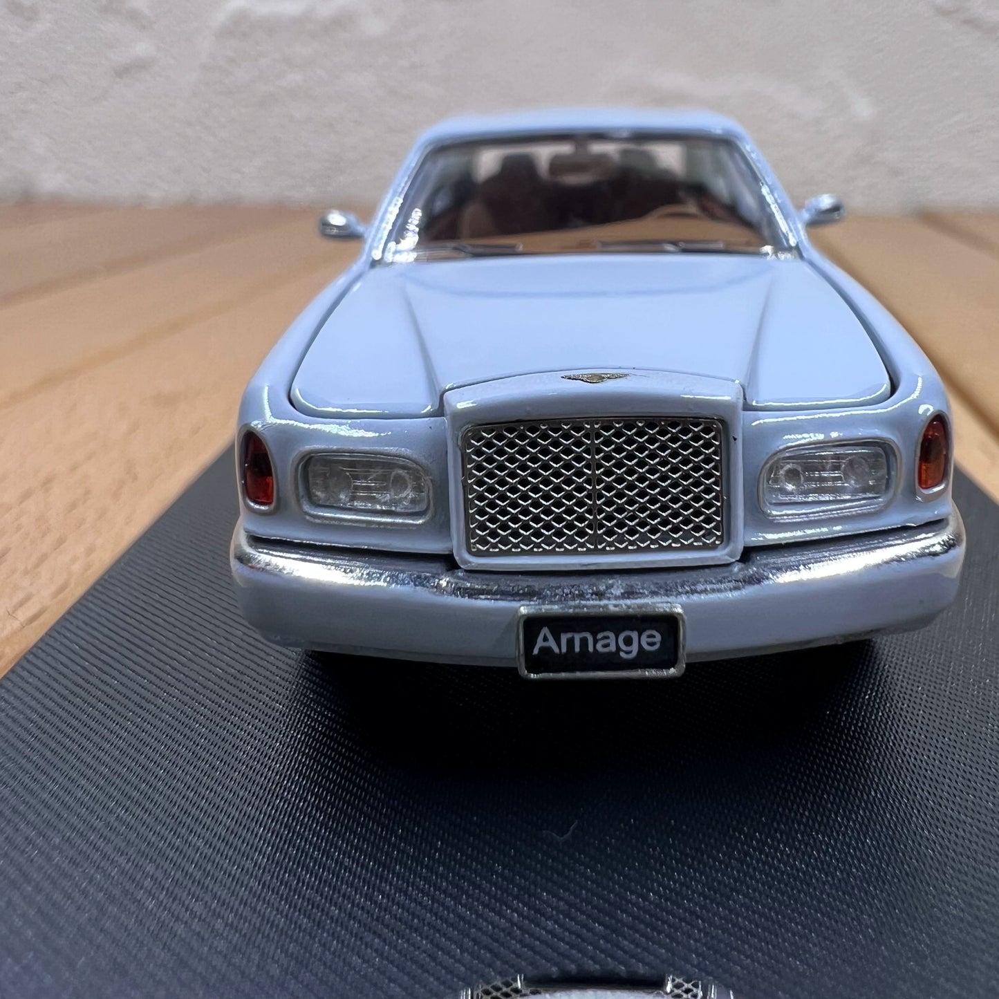 1/64 Scale 1988 Bentley Arnage Diecast Model Car
