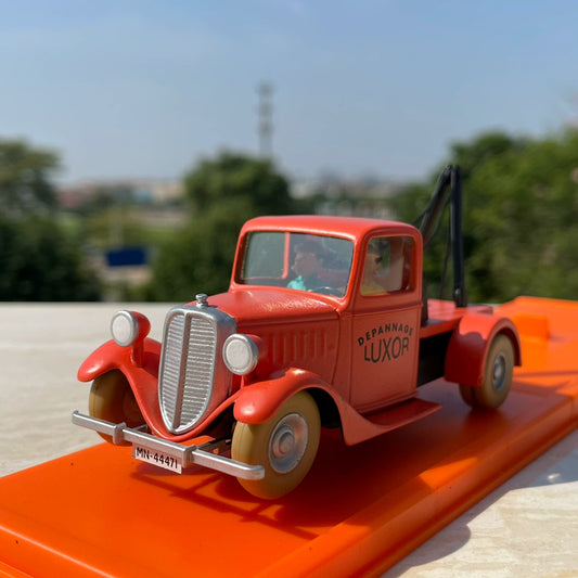1/43 Scale Tintin Tow Truck Diecast Model