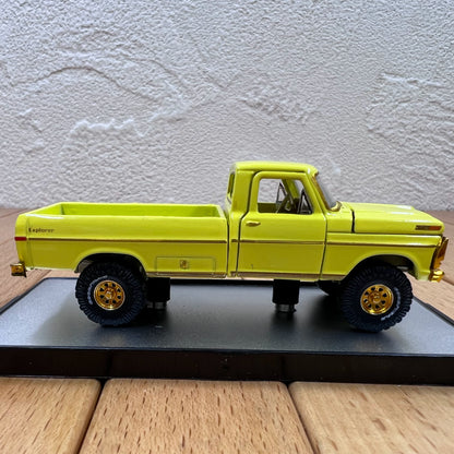 1/64 Scale 1972 Ford F-250 Explorer Truck Diecast Model