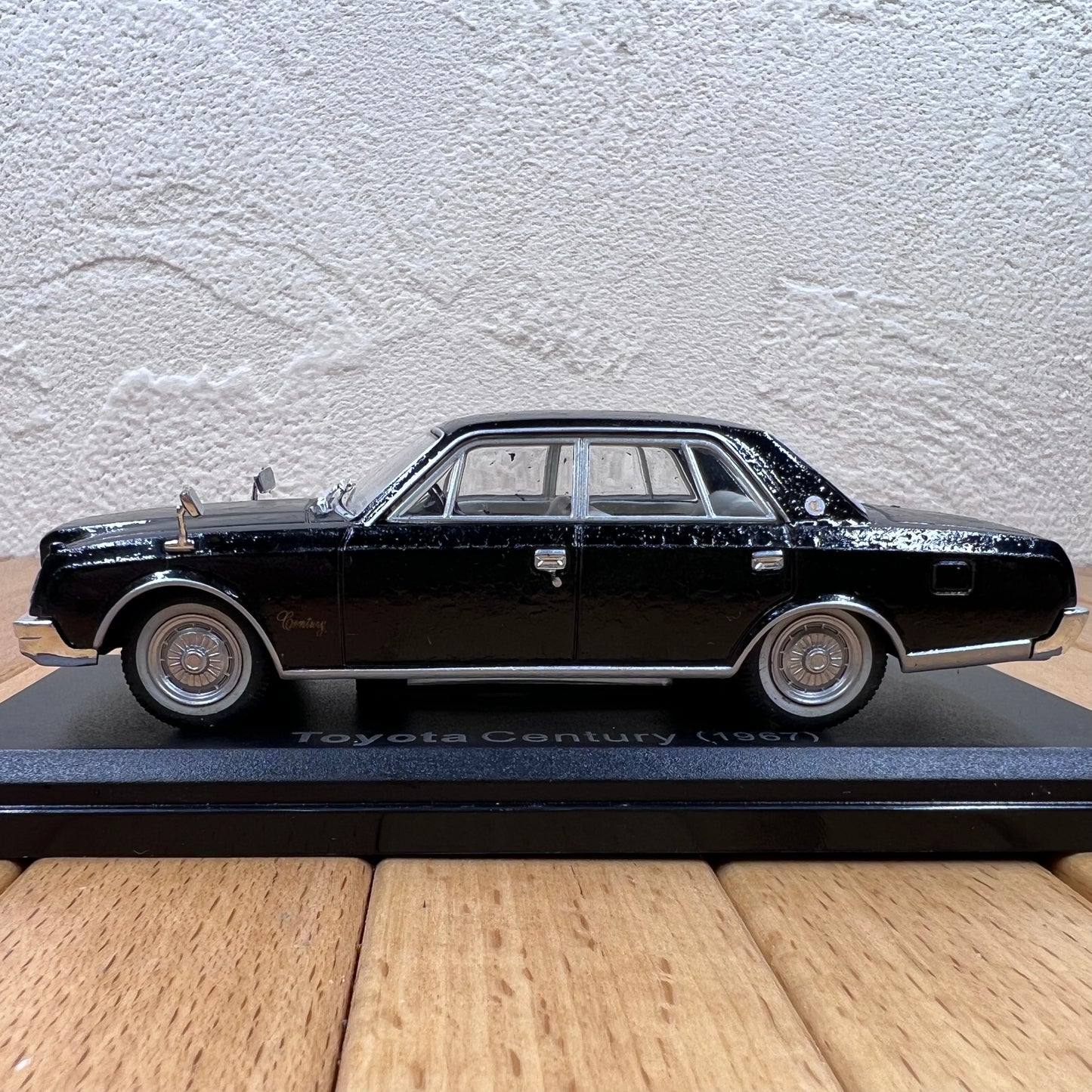1/43 Scale 1967 Toyota Century Diecast Model Car