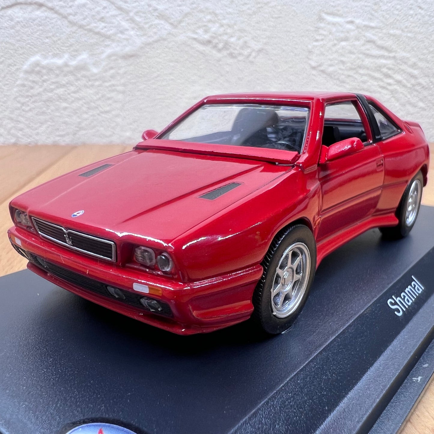 1/43 Scale 1989 Maserati Shamal Diecast Model Car