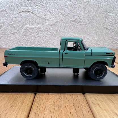 1/64 Scale 1972 Ford F-250 Explorer Truck Diecast Model