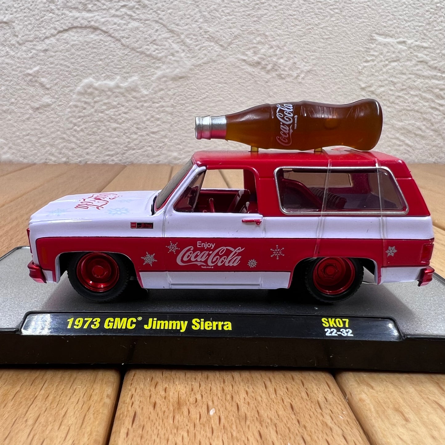 1/64 Scale 1973 GMC Jimmy Sierra Diecast Model Car