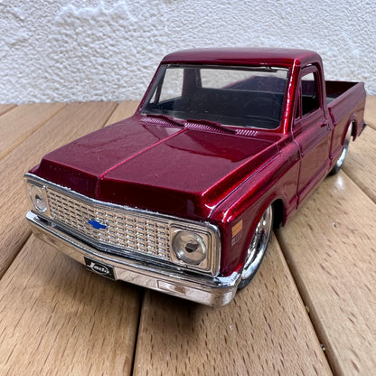 1/32 Scale 1972 Chevrolet Cheyenne Pickup Truck Diecast Model Car