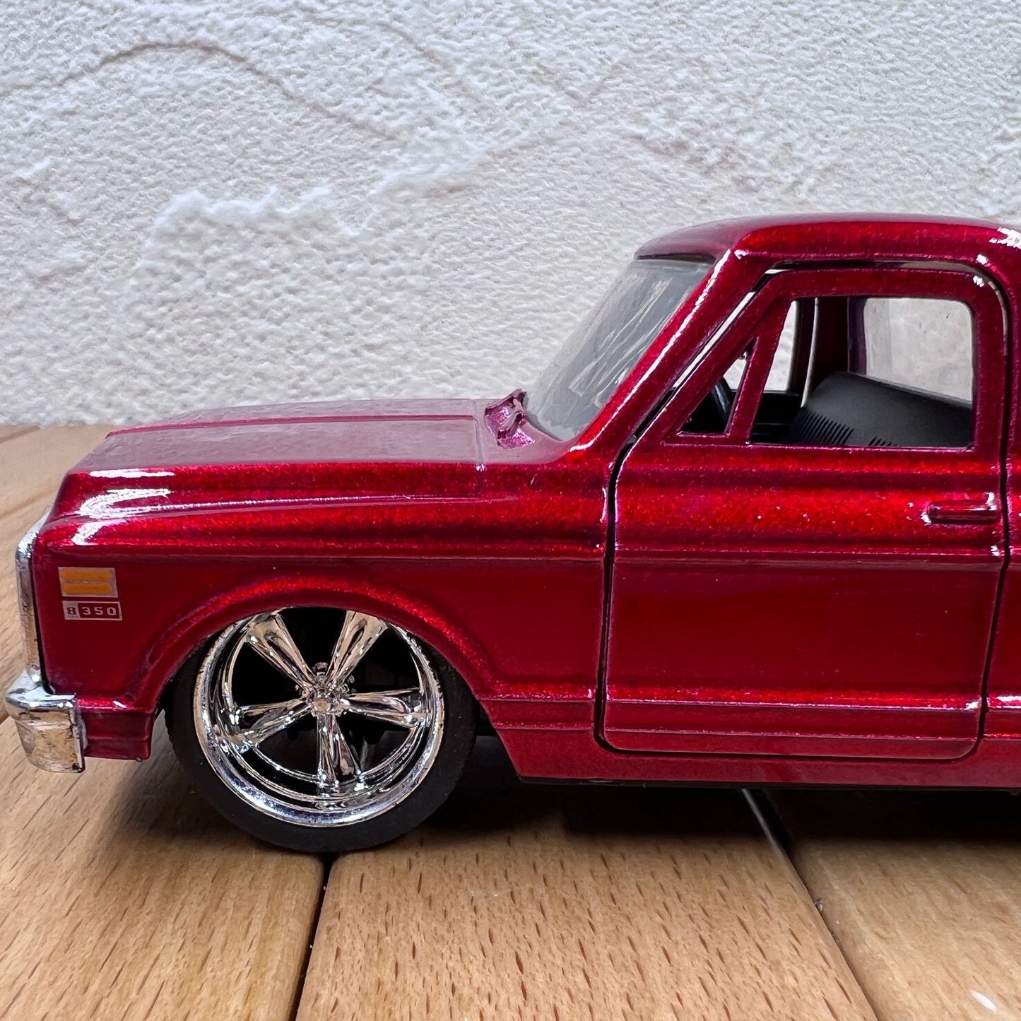 1/32 Scale 1972 Chevrolet Cheyenne Pickup Truck Diecast Model Car