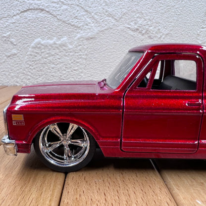 1/32 Scale 1972 Chevrolet Cheyenne Pickup Truck Diecast Model Car