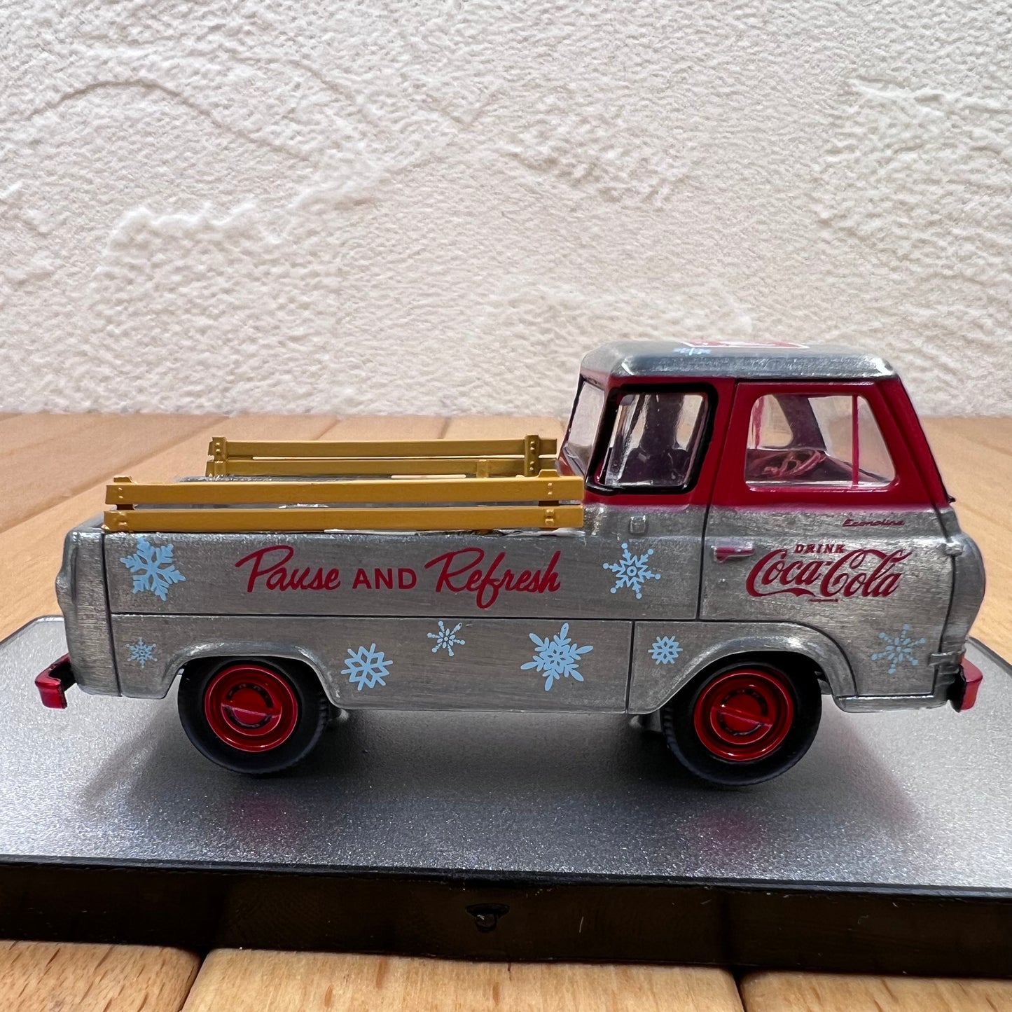 1/64 Scale 1965 Ford Econoline Pickup Truck Diecast Model