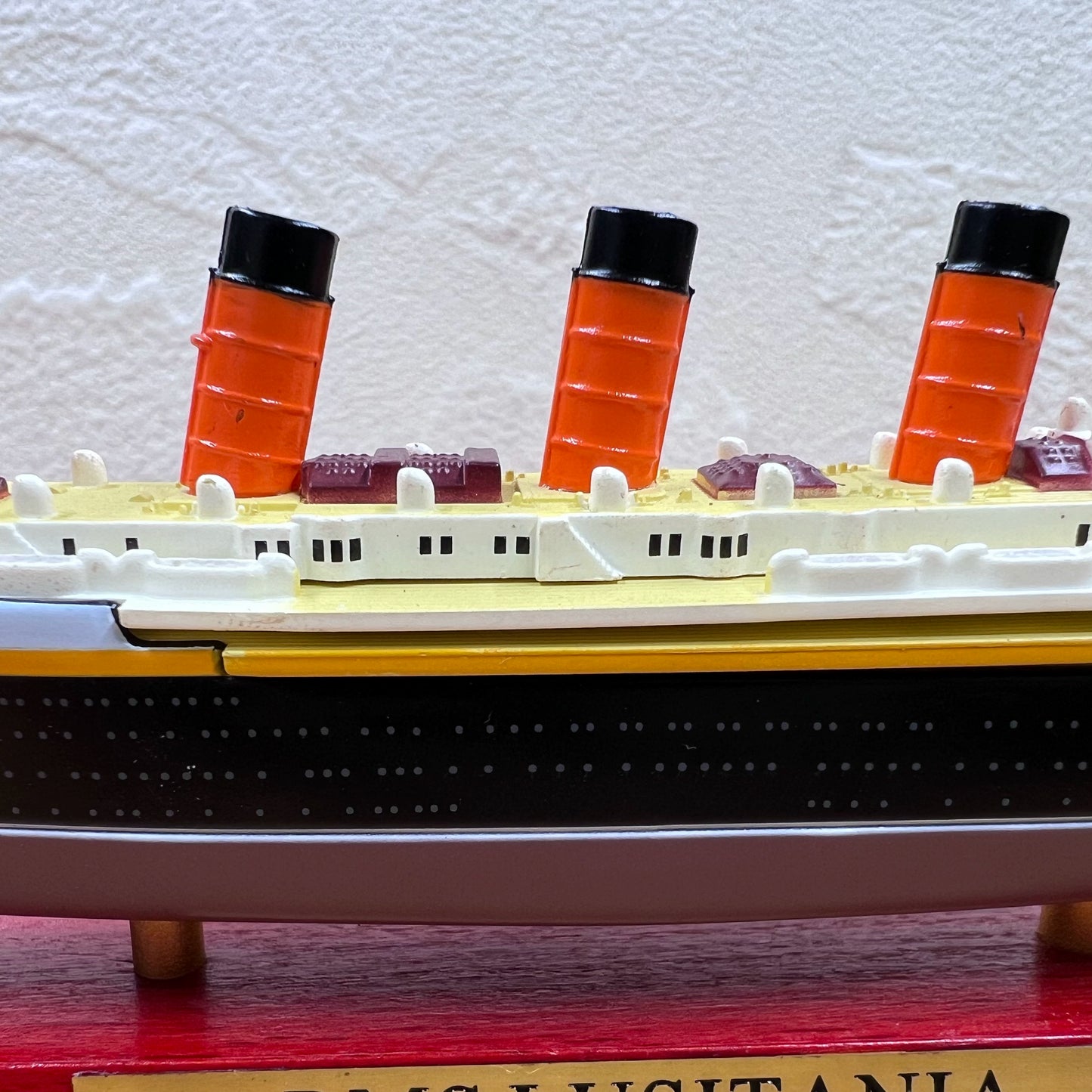 1/1250 Scale RMS Lusitania Ocean Liner Diecast Model Ship