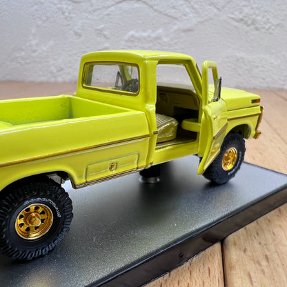 1/64 Scale 1972 Ford F-250 Explorer Truck Diecast Model