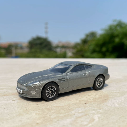 1/50 Scale Aston Martin V12 Vanquish Diecast Model Car