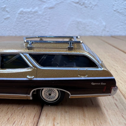 1/64 Scale 1970 Chevrolet Kingswood Estate Station Wagon Diecast Model Car