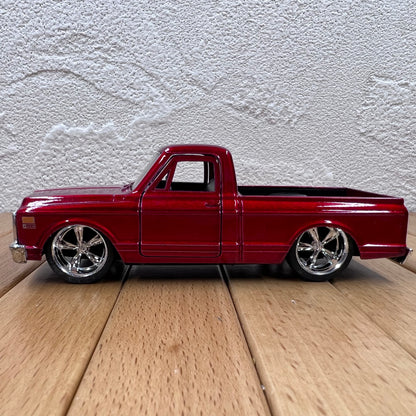 1/32 Scale 1972 Chevrolet Cheyenne Pickup Truck Diecast Model Car