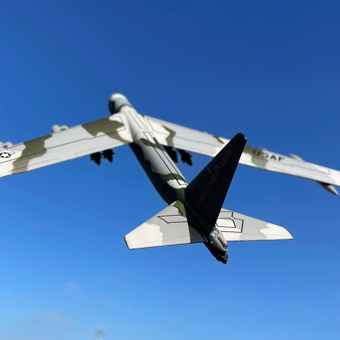 1/300 Scale Boeing B-52 Stratofortress American Bomber DIecast Model Aircraft