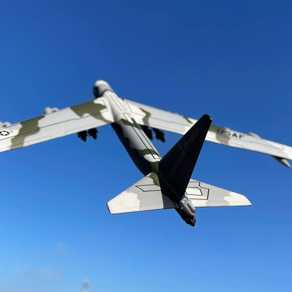 1/300 Scale Boeing B-52 Stratofortress American Bomber DIecast Model Aircraft
