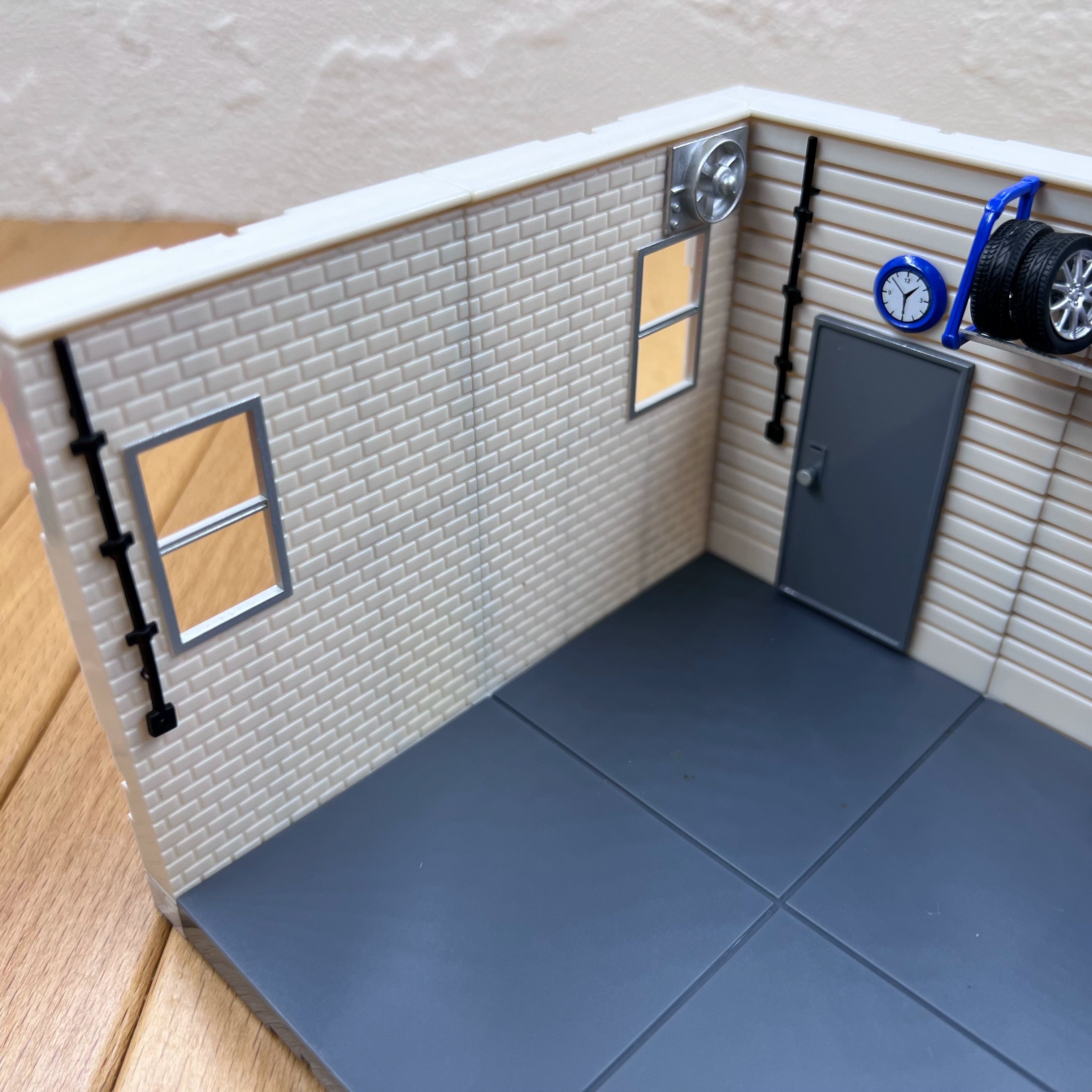 1 43 Scale Garage Diorama Set Plastic Build Your Own Garage Model Old 1 43 Scale Garage Diorama Set Plastic Build Your Own Garage Model Old