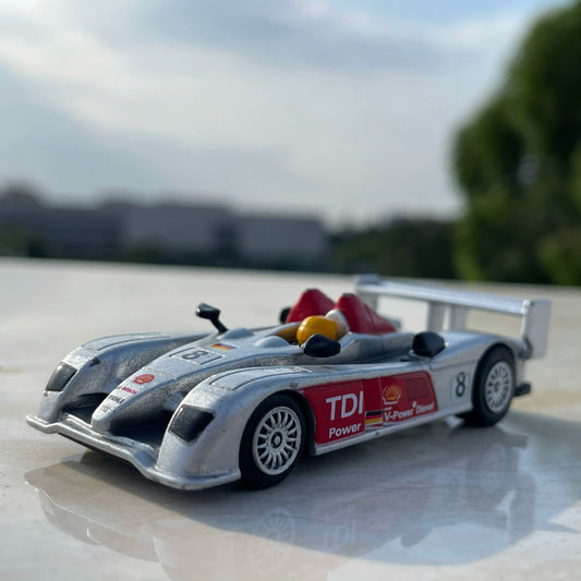 1/64 Scale Audi R10 TDI Le Mans Sports Prototype Diecast Model Car