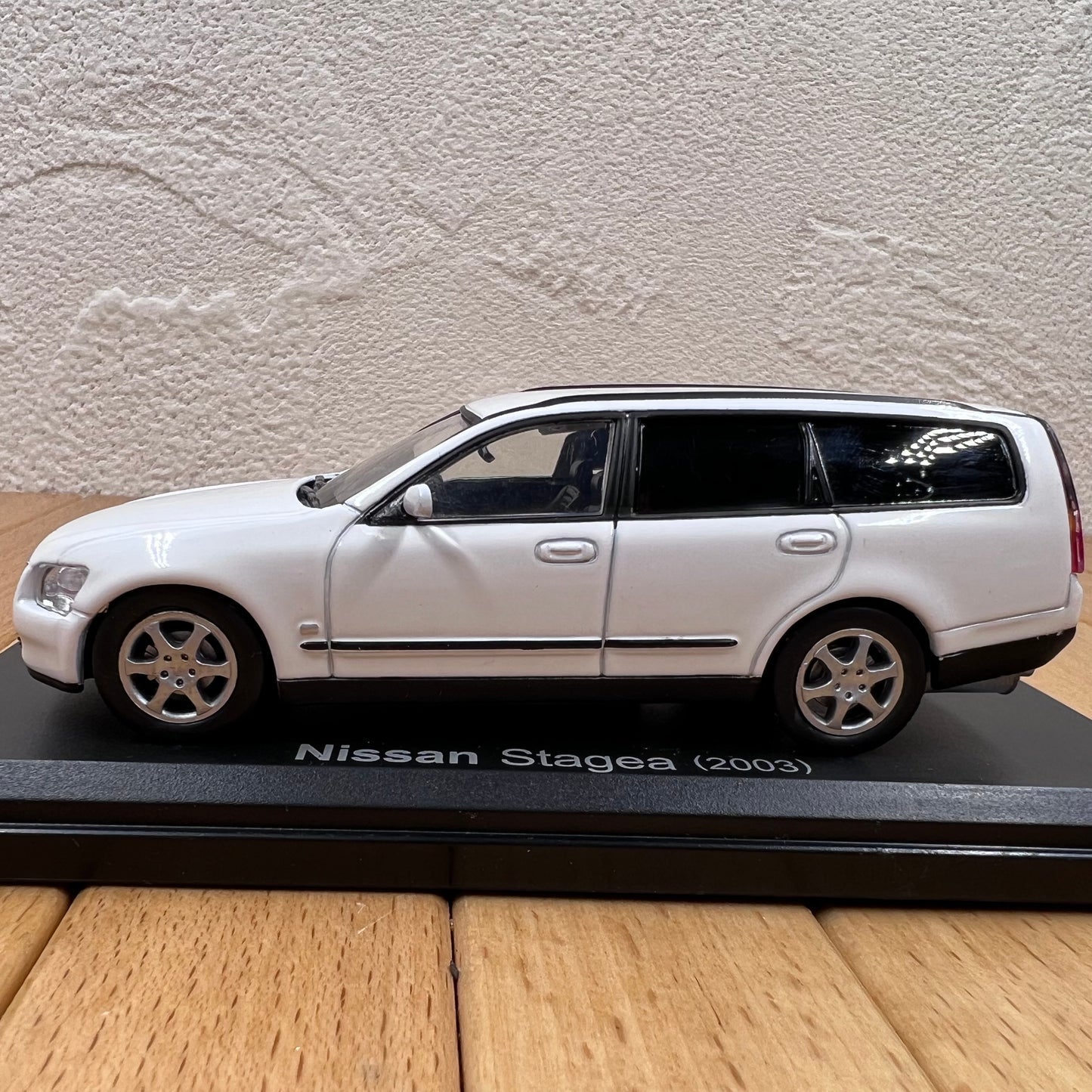 1/43 Scale 2003 Nissan Stagea Station Wagon Diecast Model Car
