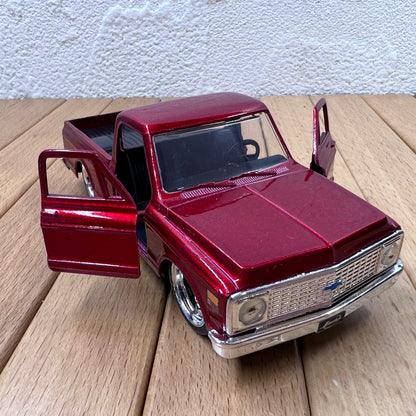 1/32 Scale 1972 Chevrolet Cheyenne Pickup Truck Diecast Model Car