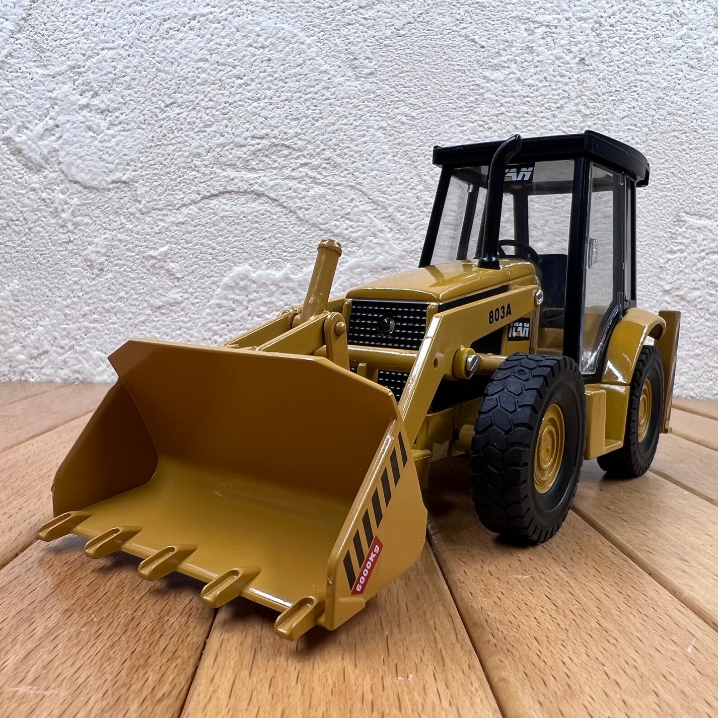 1/48 Scale Bulldozer Diecast Model Tractor – old boy hobby