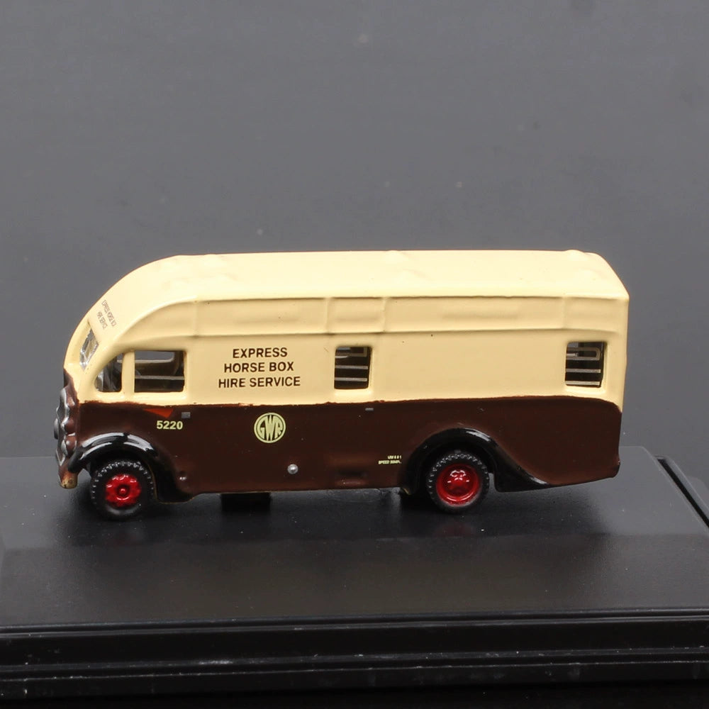 1/148 Scale Albion Horsebox Diecast Model