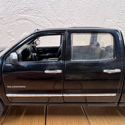 1/24 Scale 2014 Chevrolet Silverado Truck Diecast Model Car