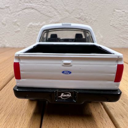 1/32 Scale 2011 Ford F-150 SVT Raptor Pickup Truck Diecast Model
