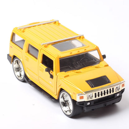 1/32 Scale 2003 Hummer H2 Off-Road Sport Utility Vehicle Diecast Model Car