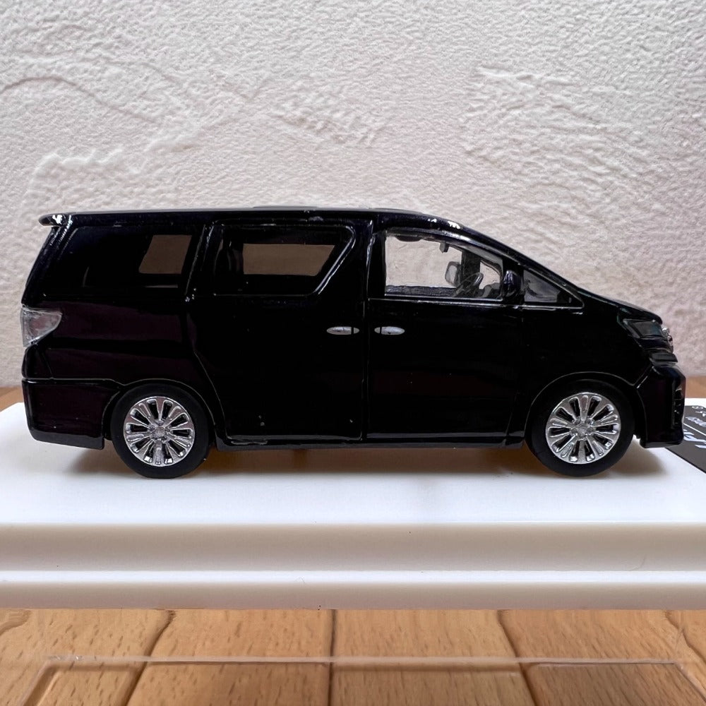 1/64 Scale 2013 Toyota Vellfire Golden Eyes II Minivan Diecast Model Car