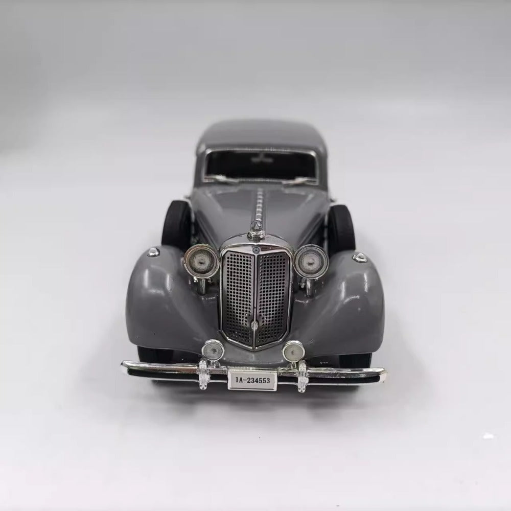 1/43 Scale Mercedes-Benz 770 Vintage Car Diecast Model