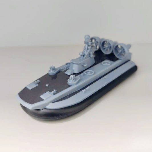 1/500 Scale Zubr-class LCAC Pomornik Air-Cushioned Landing Craft Pre-built Plastic Collectible Model Ship
