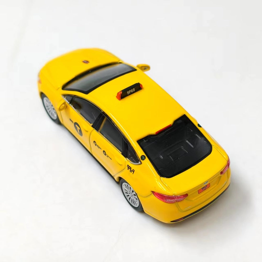 1/64 Scale 2013 Ford Fusion New York City Taxi Diecast Model Car