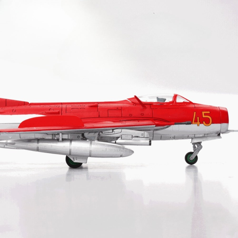 1/72 Scale Mikoyan-Gurevich MiG-19 Farmer Soviet Fighter Aircraft Diecast Model