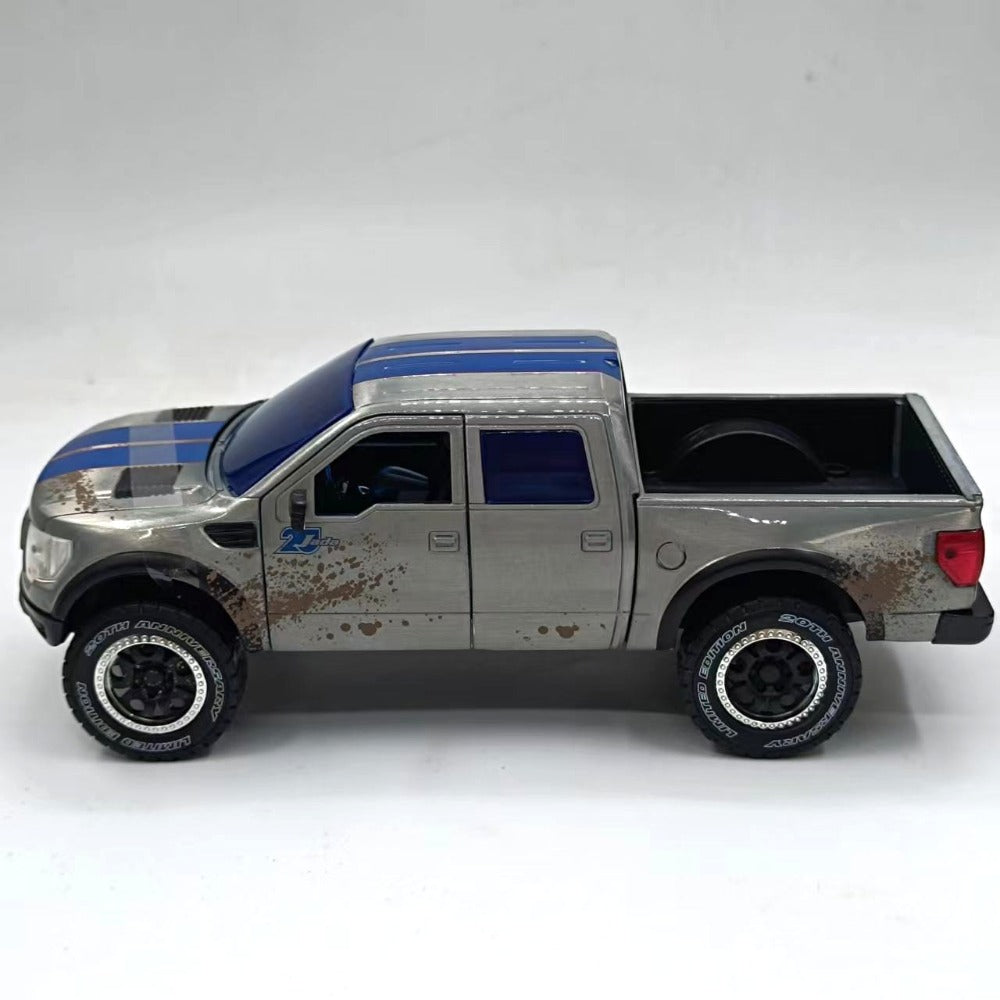 1/24 Scale 2011 Ford F-150 SVT Raptor Pickup Truck Dirt Stain Deisgn Diecast Model