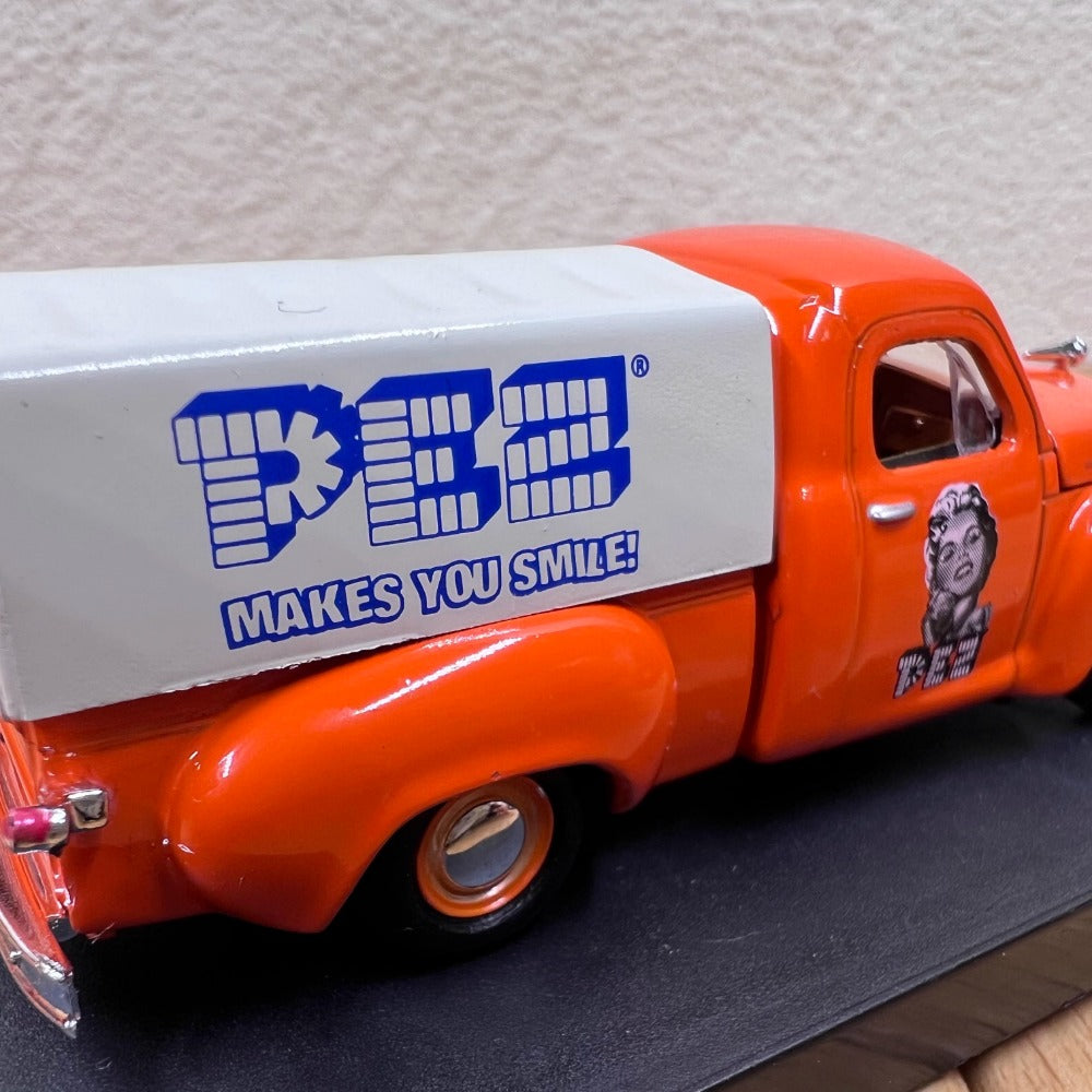 1/64 Scale 1950 Studebaker 2R Truck PEZ Diecast Model Car