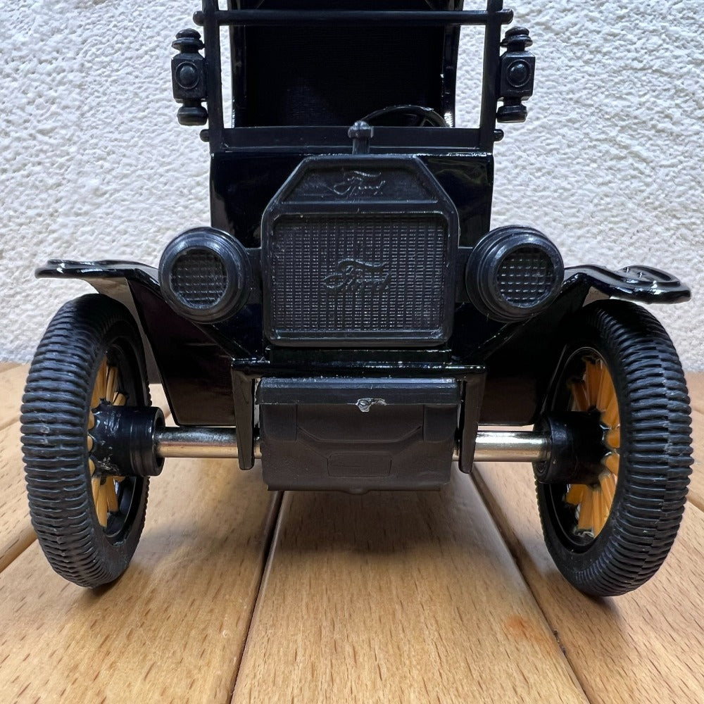 1/24 Scale 1917 Ford Model T Diecast Model Car