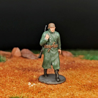 1/72 Scale WWII German Soldiers in Winter Painted Figures for Model Dioramas