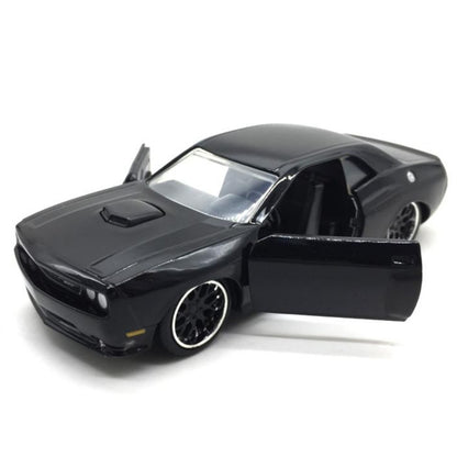 1/32 Scale 2012 Dodge Challenger SRT8 Diecast Model Car