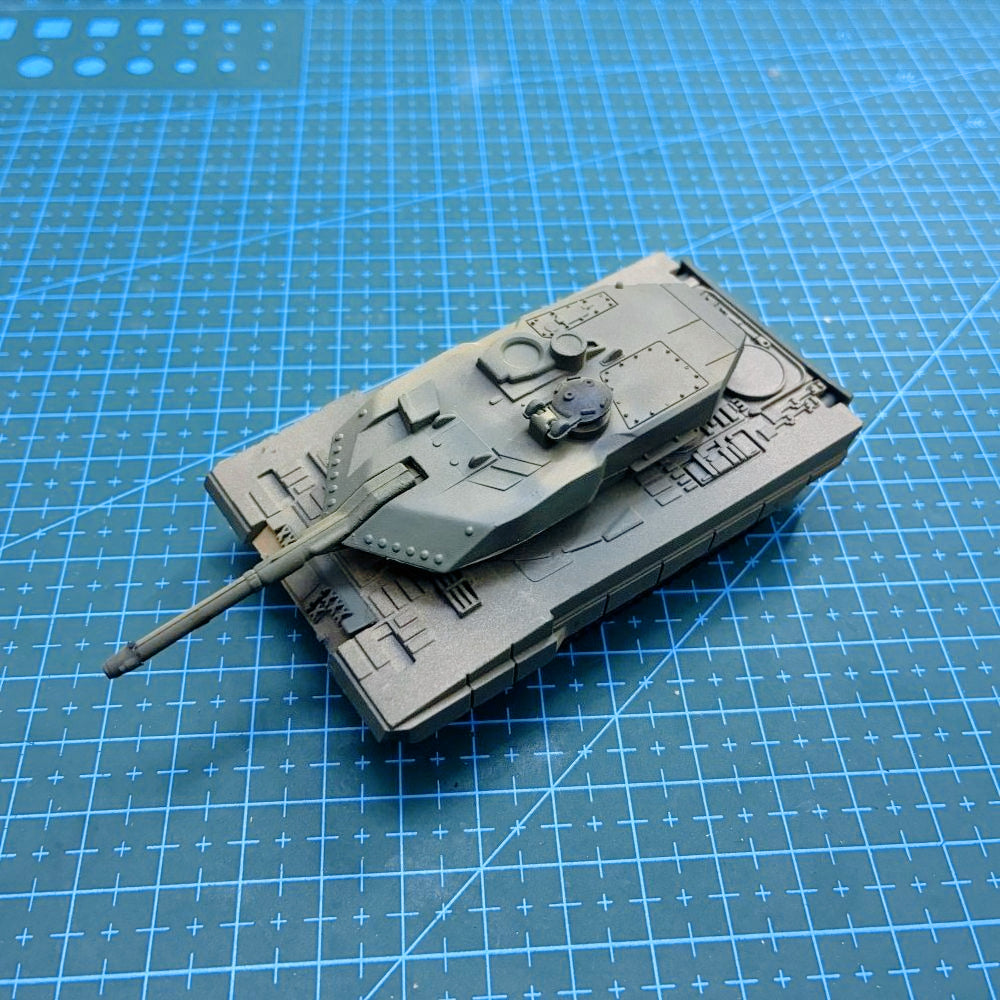 1/72 Scale Leopard 2A5 German Main Battle Tank Pre-built Plastic Collectible Model