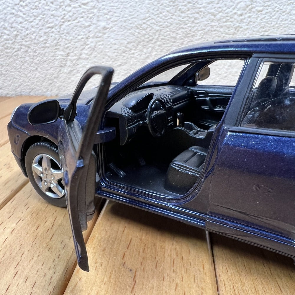 1/32 Scale 2004 Porsche Cayenne Turbo Luxury Crossover SUV Diecast Model Car