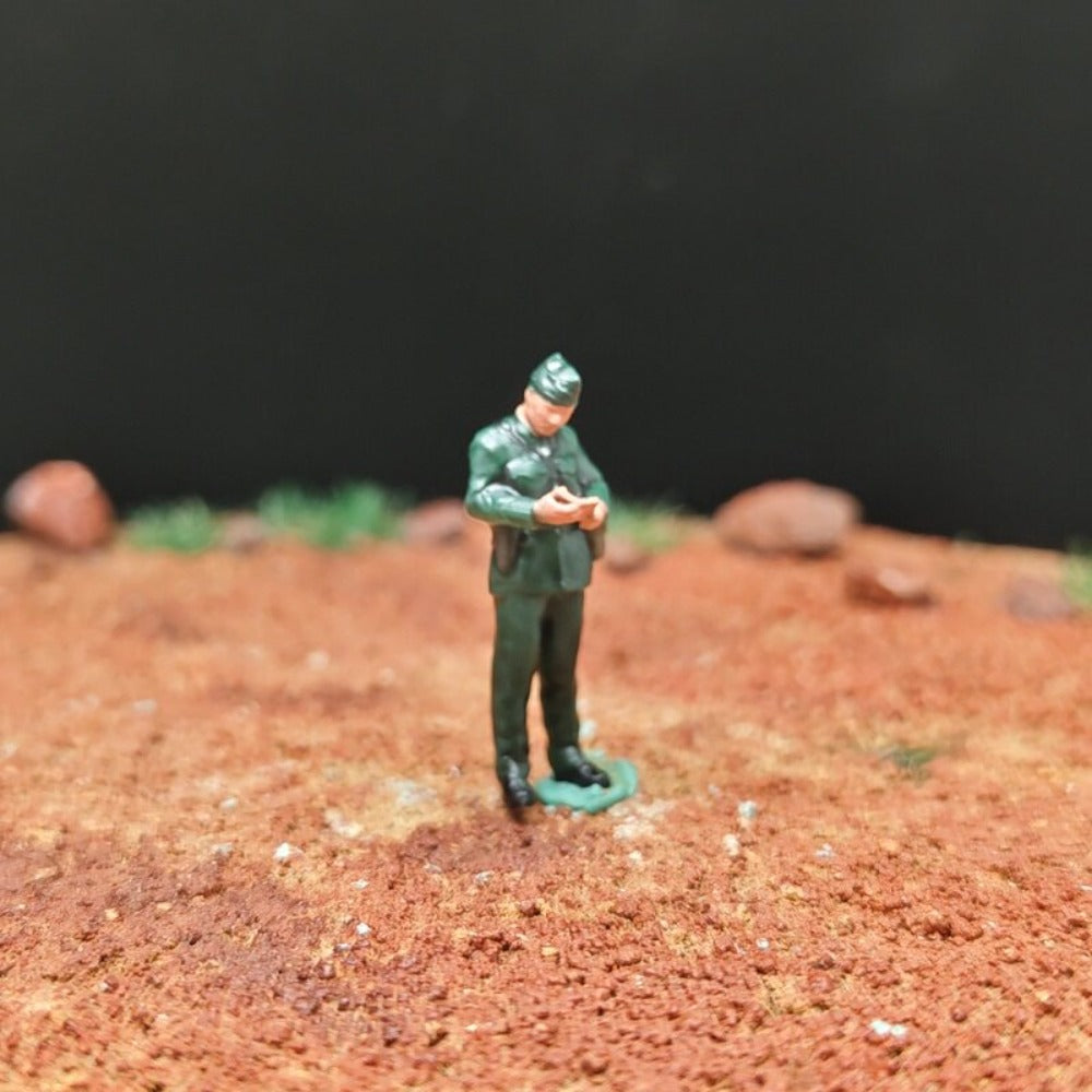 1/72 Scale WWII German Soldiers Painted Figurines Set for Model Dioramas