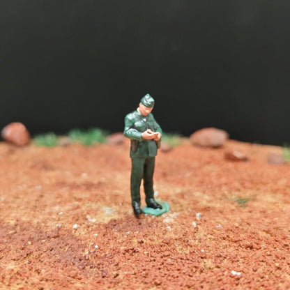 1/72 Scale WWII German Soldiers Painted Figurines Set for Model Dioramas