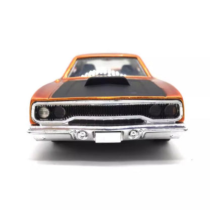 1/32 Scale 1970 Plymouth Road Runner Diecast Model Car