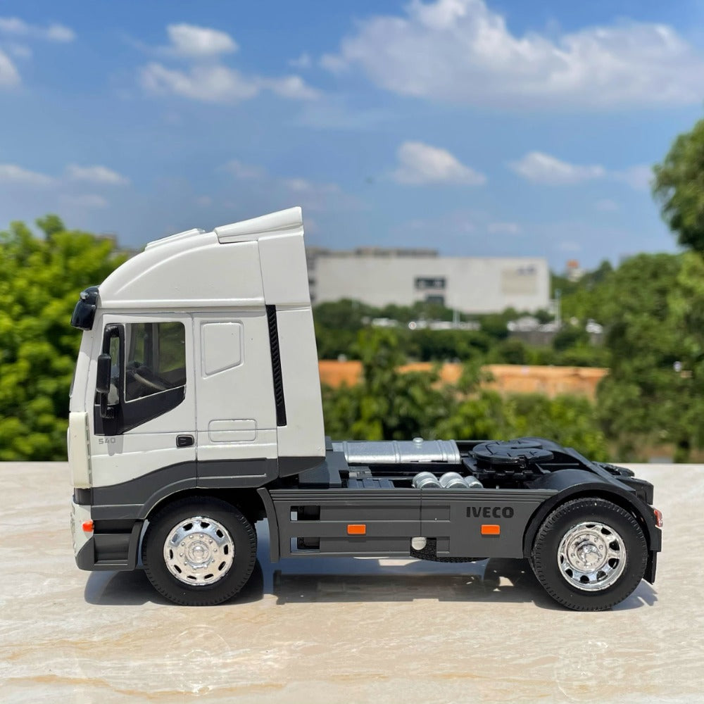 1/32 Scale Iveco Stralis Heavy Duty Truck Diecast Model Car