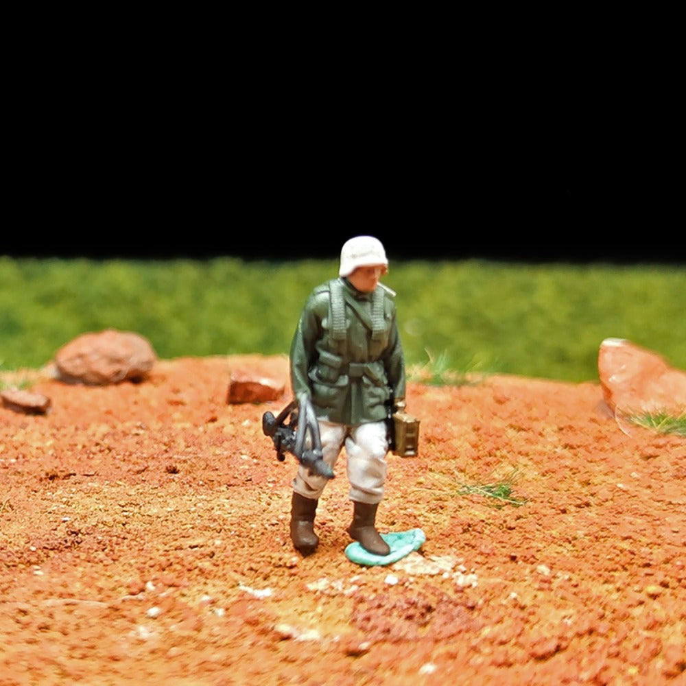 1/72 Scale Army Soldiers Painted Figures Set for Model Dioramas