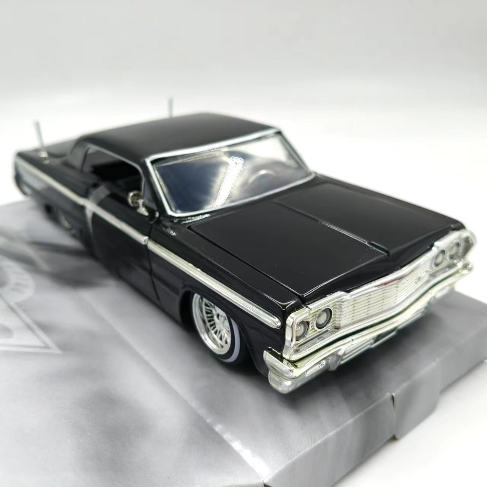 1/24 Scale 1964 Chevrolet Impala Lowrider Diecast Model Car