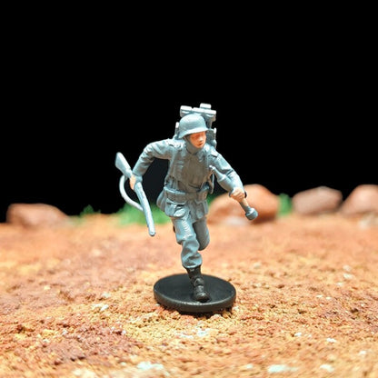 1/72 Scale WWII German Soldiers Painted Miniature Figures Set for Model Dioramas