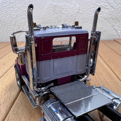 1/50 Scale Western Star 4900 SF Day Cab Tandem with Sea Container Truck Diecast Model